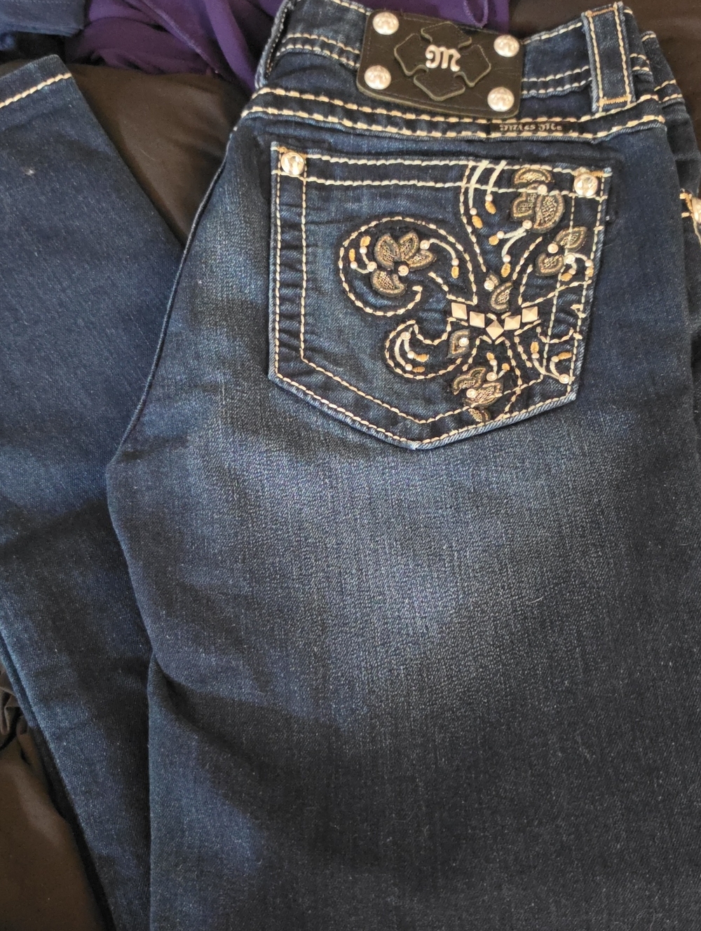 Miss Me Dark Blue Skinny Cut Jeans with Embroidered Back Pockets Like New 30x31